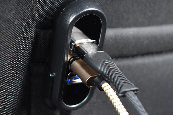 Incarcator auto 4XUSB 5.8A (2.4A FATA SI 3.4A SPATE) cu extensie 1.4M Mega Drive